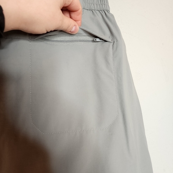 NWT Libin skort. Stretch waist. Pockets. Women's size Large. Upf 50+. Waterproof - Picture 6 of 16